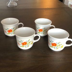 Vintage 1970’s to 1980’s. Wild Flower Floral! All in excellent condition